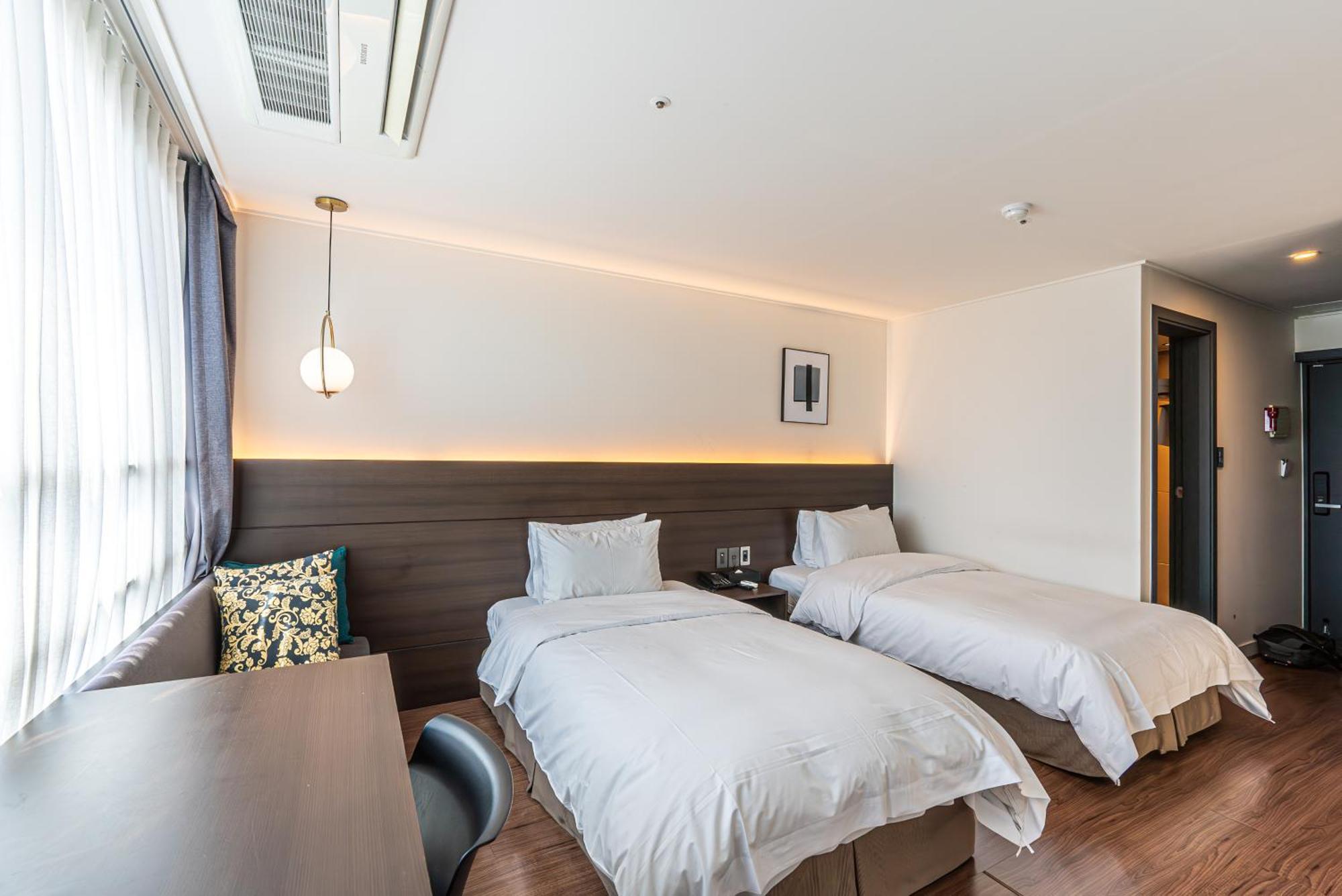 Hotel The Grang Jungmun Seogwipo Exterior foto