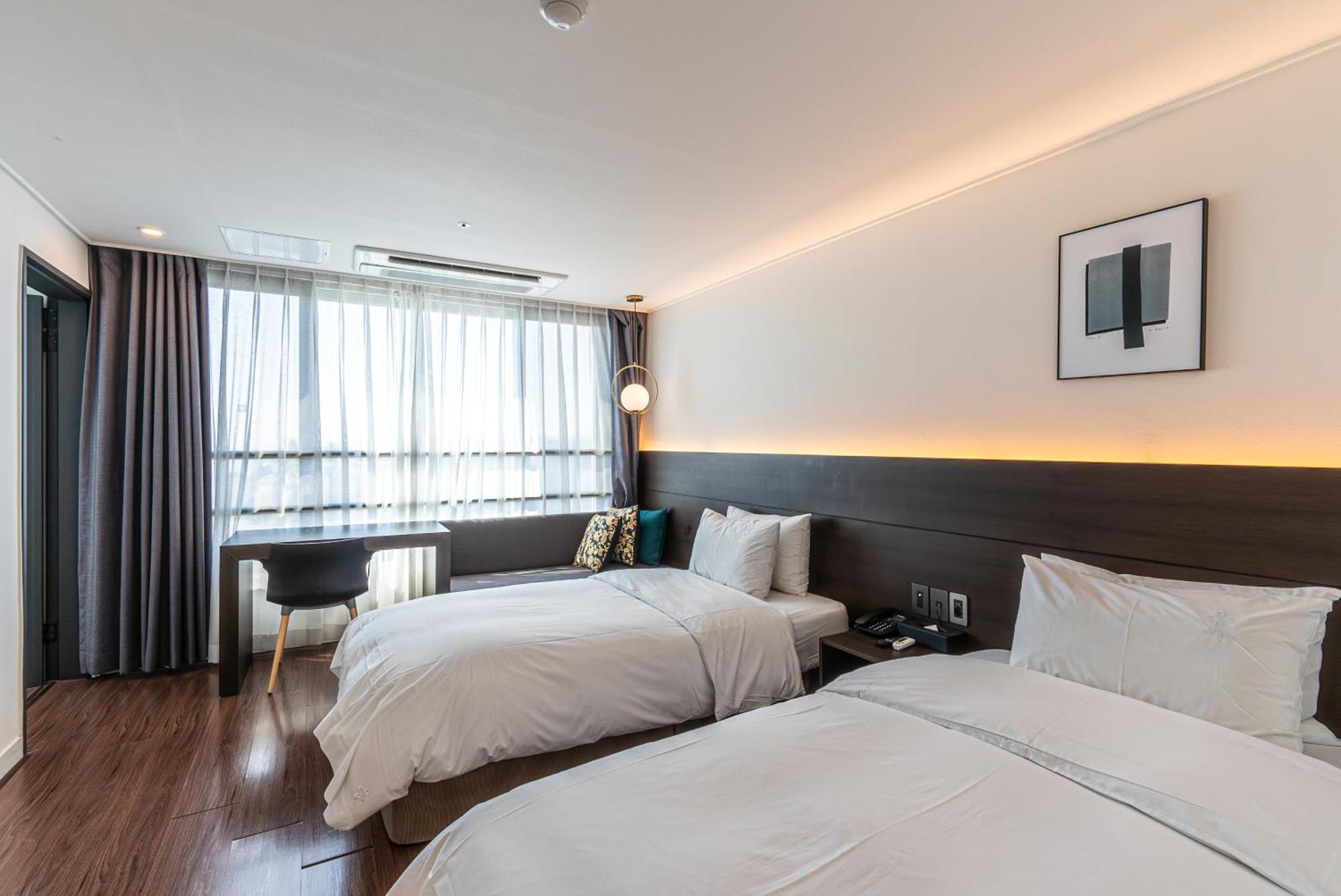 Hotel The Grang Jungmun Seogwipo Exterior foto