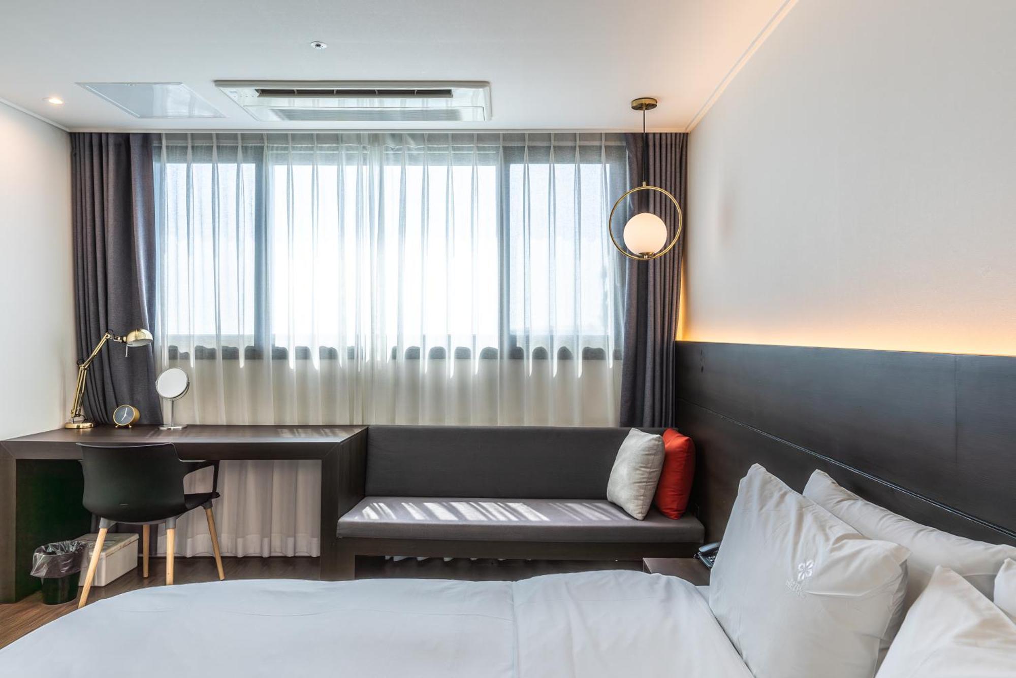 Hotel The Grang Jungmun Seogwipo Exterior foto