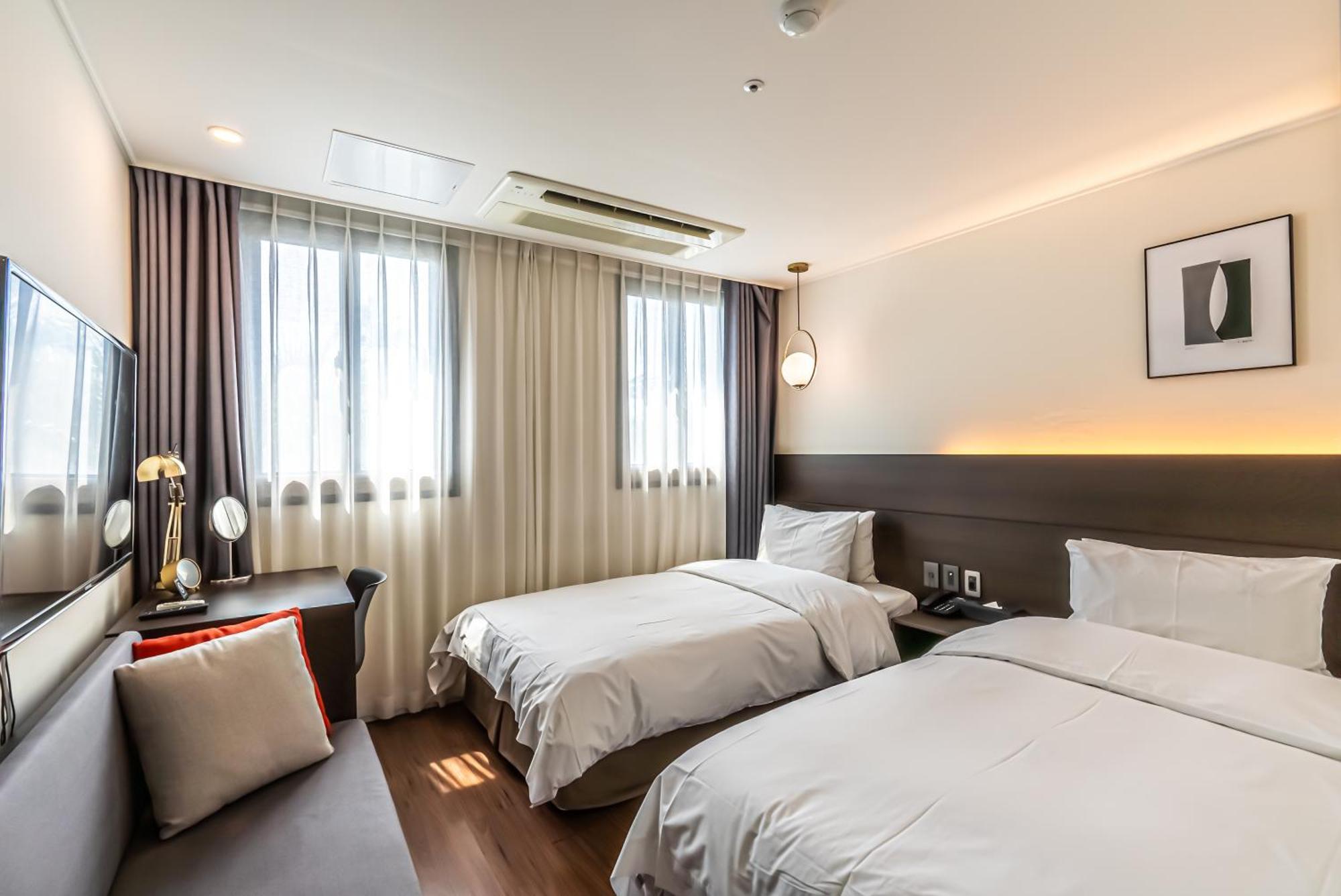 Hotel The Grang Jungmun Seogwipo Exterior foto