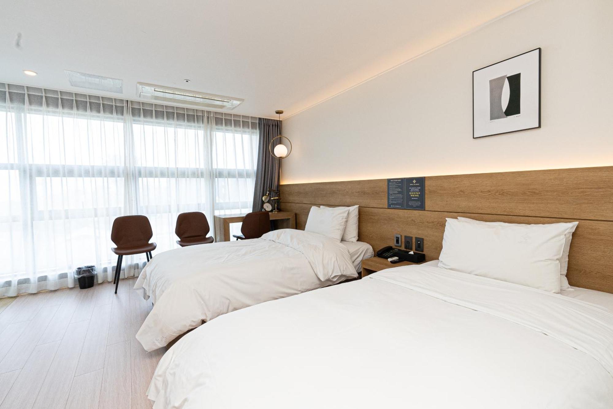 Hotel The Grang Jungmun Seogwipo Exterior foto